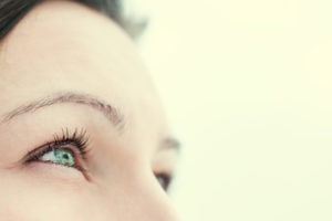 Abre los ojos de las personas a la luz